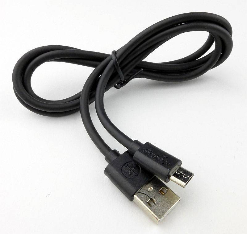  photo 06 Fenix BC30R USB cable P1150870.jpg