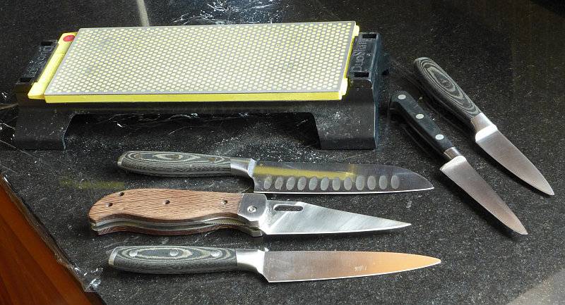  photo 20 DMT Benchstone kitchen knives P1220169.jpg