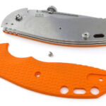 The handle scale is beautifully precise in its fit.