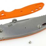 With the scale removed, the knife is still fully functional.