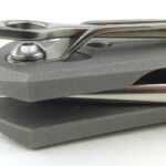 The Hawk clip is a 'pinch to open' clip making its action simple and positive.