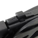 When the pliers are open the locking button clicks into place.