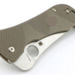 A dramatically shaped knife even when folded.