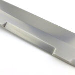 The spine has a wedge for bone cracking.